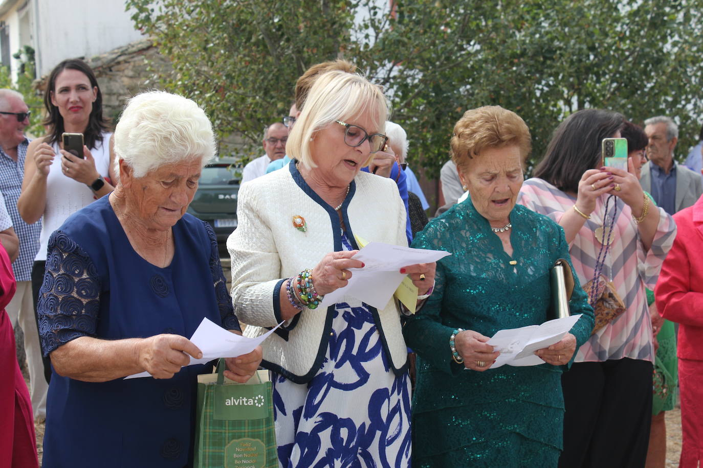 Trabanca se entrega a la Virgen del Carmen en el primer día de fiestas