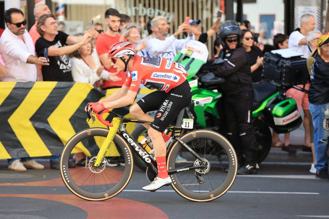 Mucha seguridad, protestas, y afición por el ciclismo: todas las imágenes de La Vuelta en Salamanca