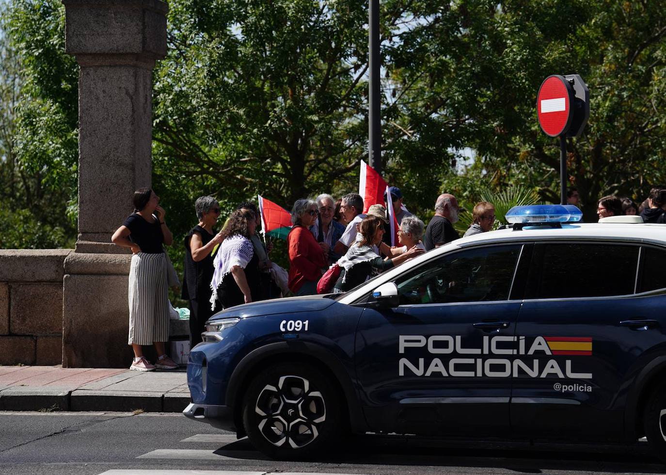 Mucha seguridad, protestas, y afición por el ciclismo: todas las imágenes de La Vuelta en Salamanca