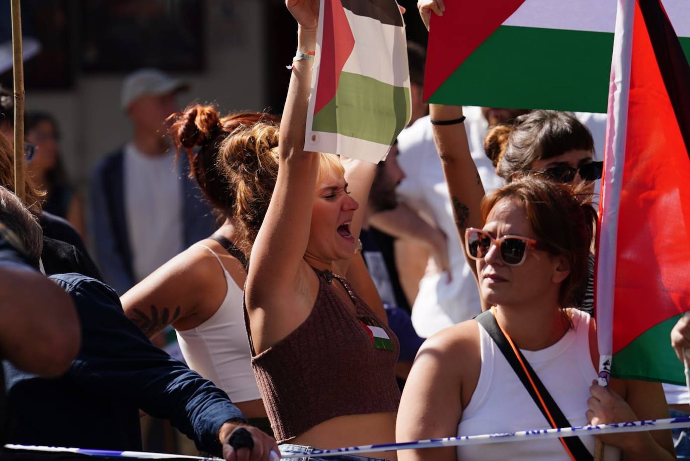 Mucha seguridad, protestas, y afición por el ciclismo: todas las imágenes de La Vuelta en Salamanca