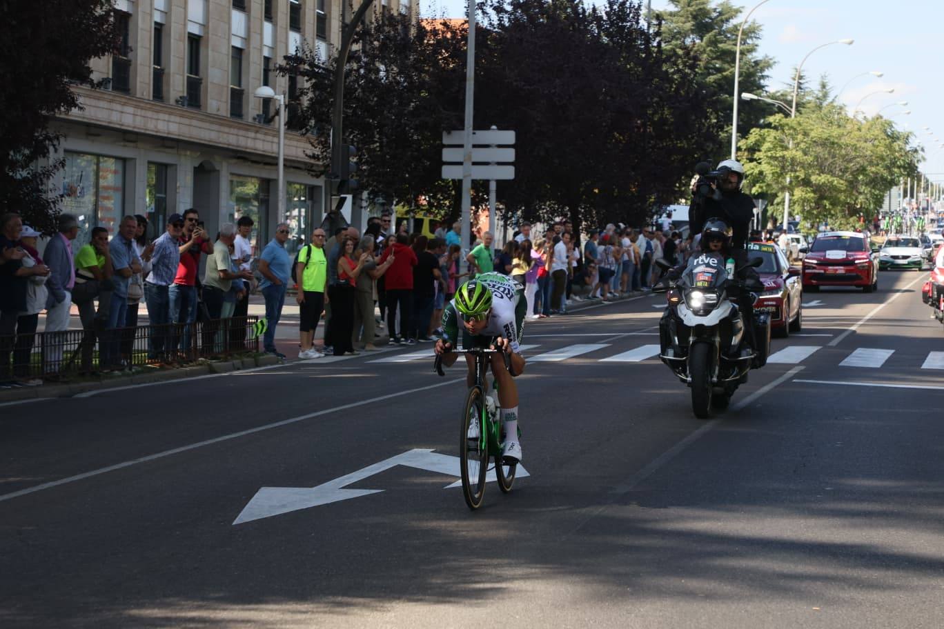 Mucha seguridad, protestas, y afición por el ciclismo: todas las imágenes de La Vuelta en Salamanca