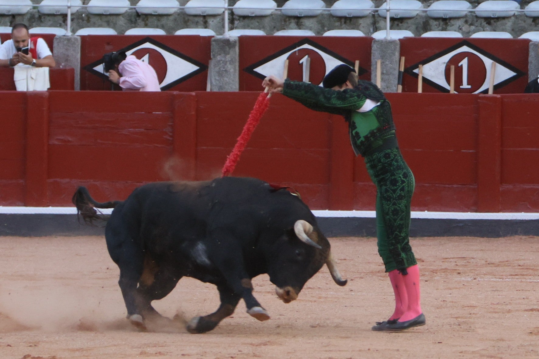 Las mejores imágenes de la novillada que abrió la Feria