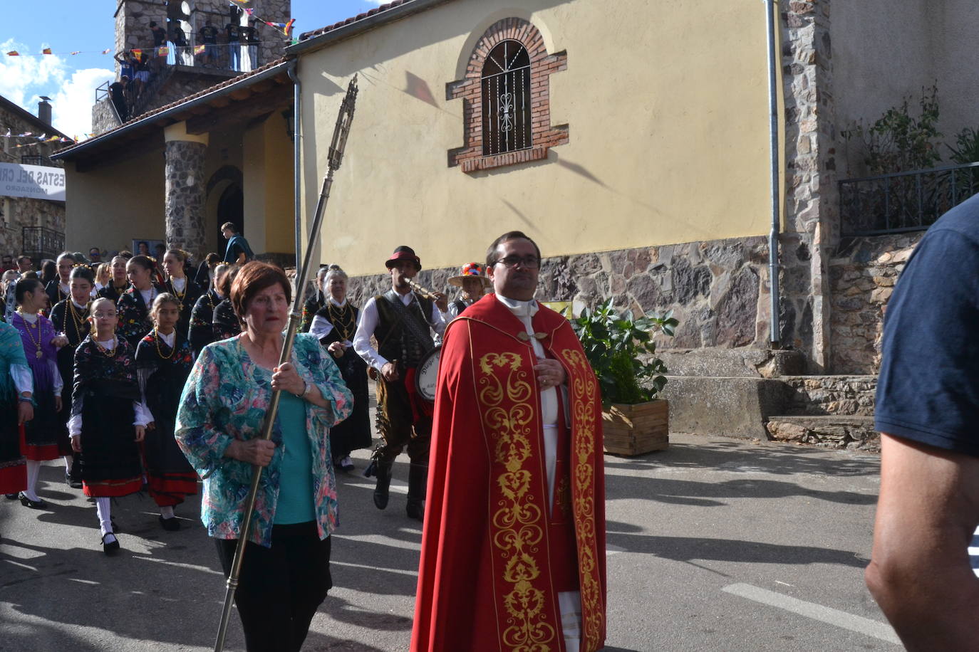 Monsagro cumple con la tradicional subida del Cristo