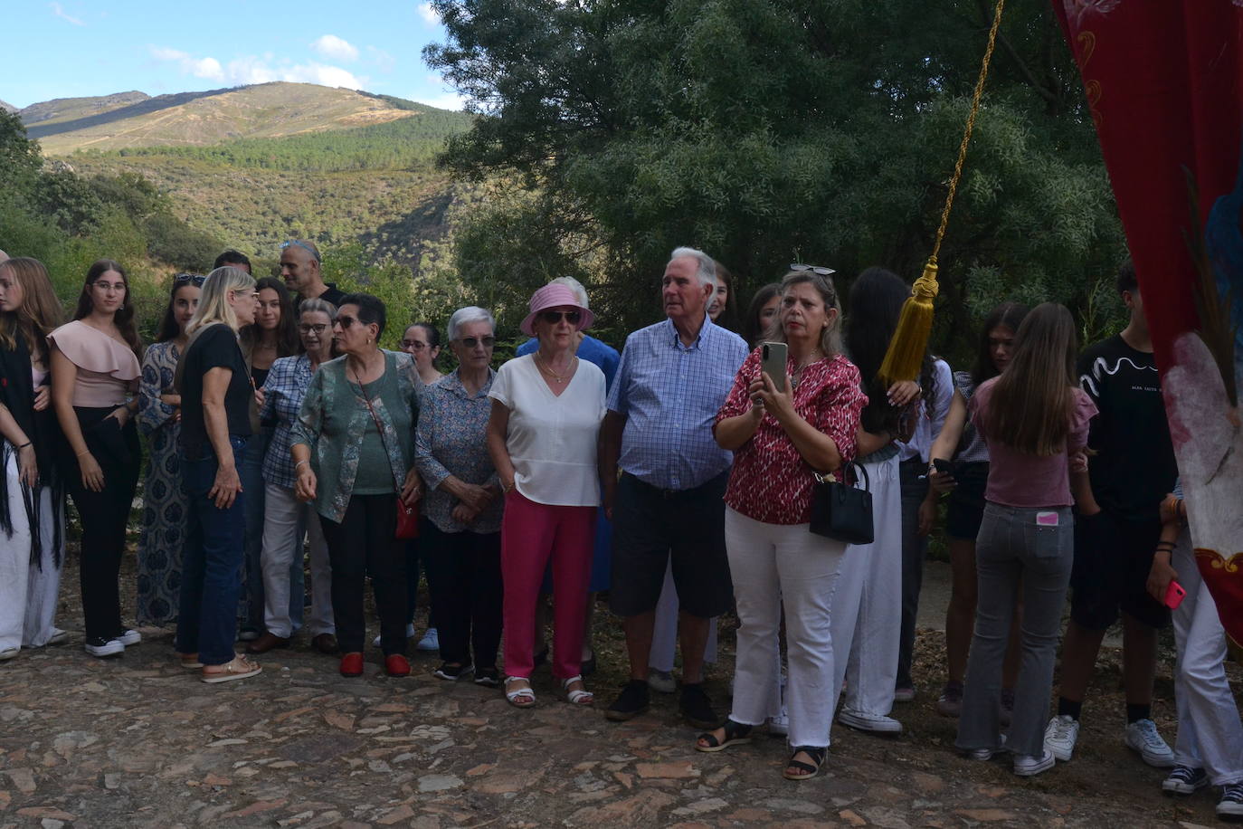 Monsagro cumple con la tradicional subida del Cristo