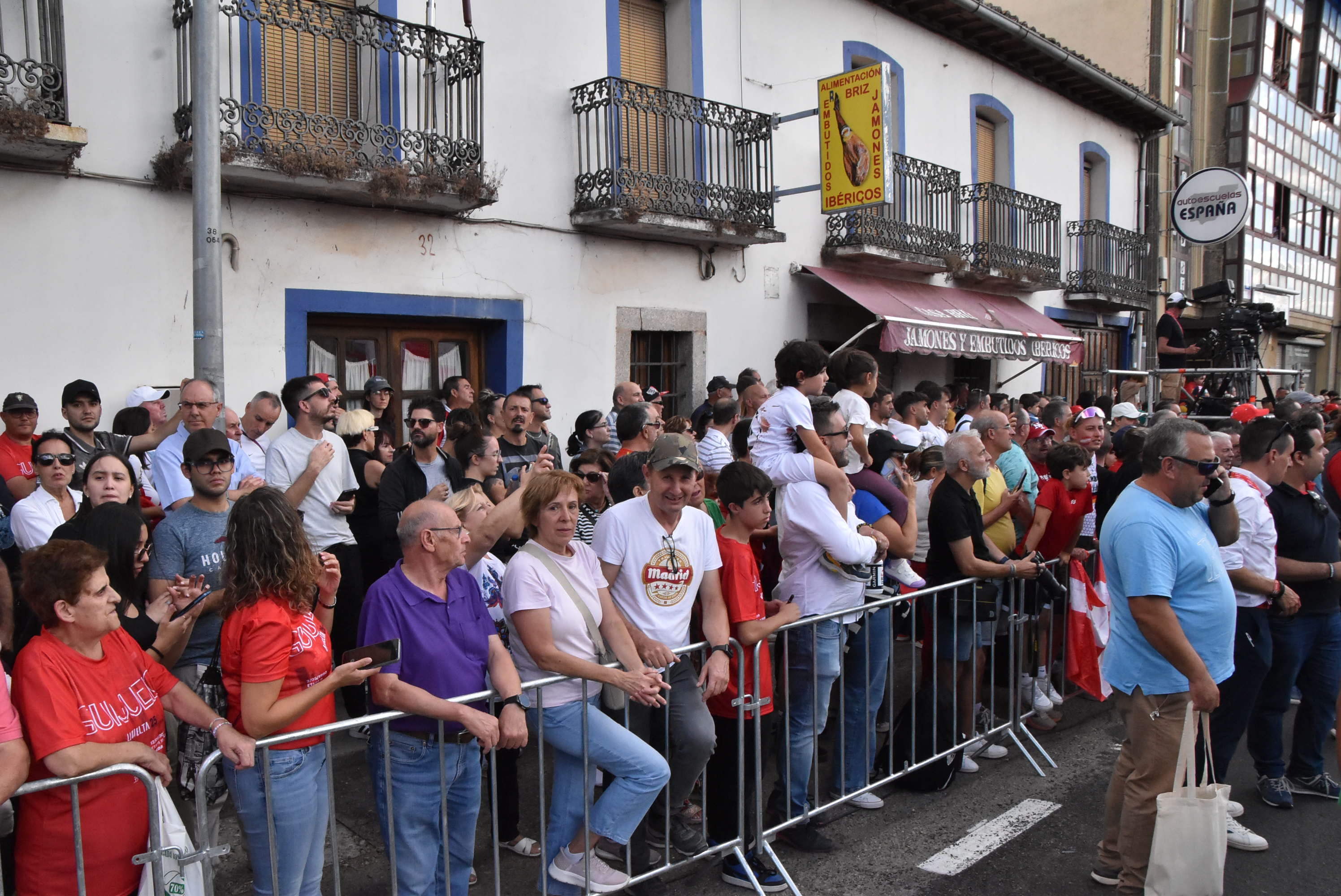 Guijuelo vive una gran jornada de ciclismo con gran ambiente en sus calles