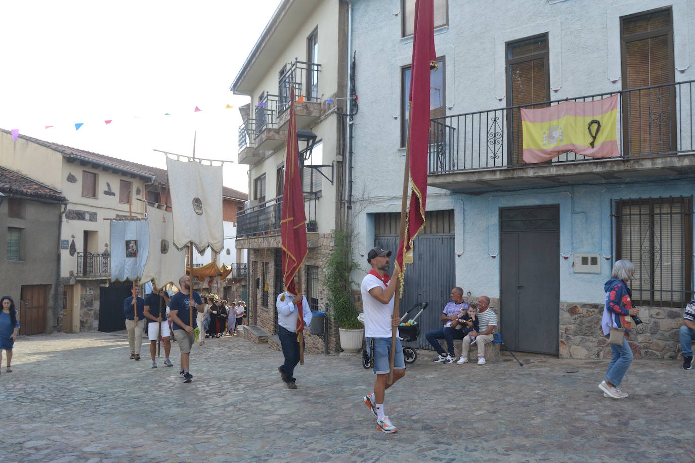 Monsagro cumple con la tradicional subida del Cristo