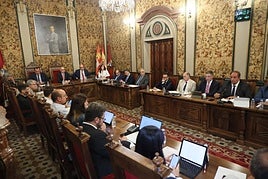 La gestión de los incendios enfrenta a PP y PSOE en la Diputación: «Han rebasado todos los límites morales»