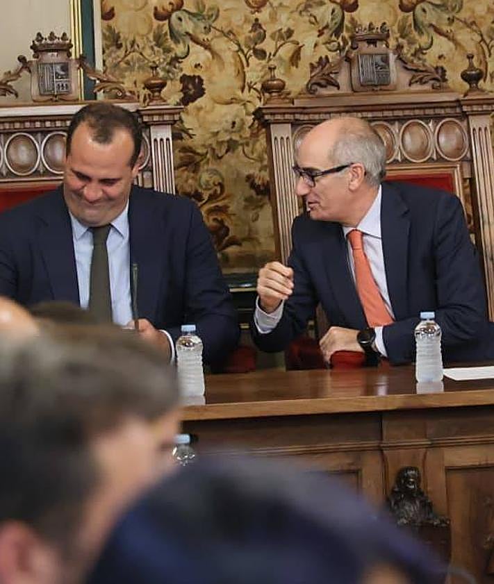 Imagen secundaria 2 - La gestión de los incendios enfrenta a PP y PSOE en la Diputación: «Han rebasado todos los límites morales»