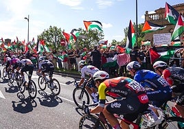 Mucha seguridad, protestas, y afición por el ciclismo: todas las imágenes de La Vuelta en Salamanca