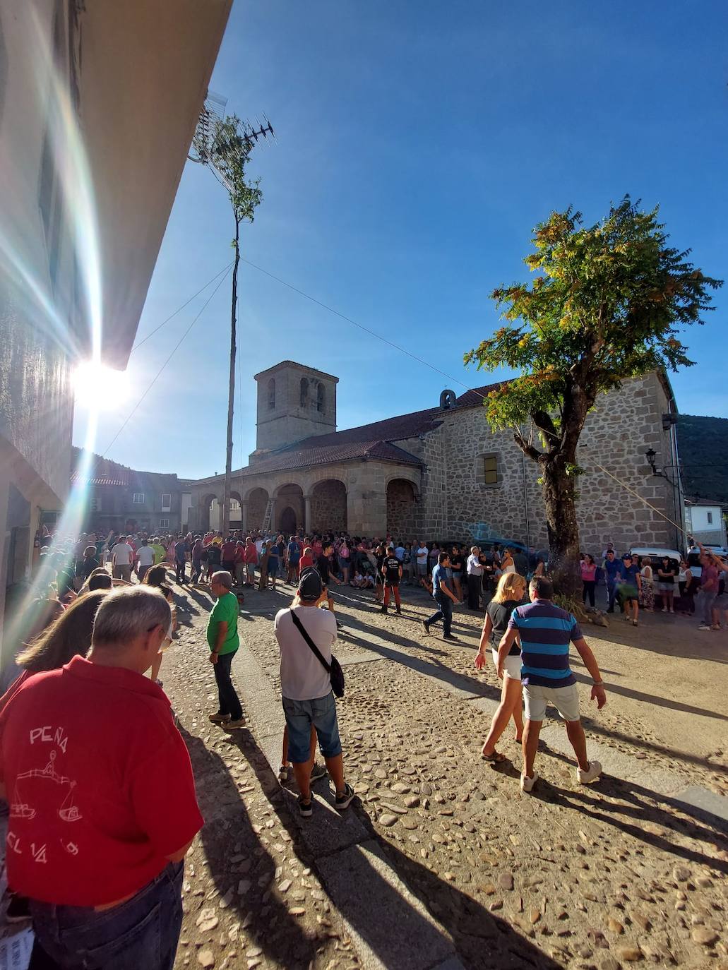 San Esteban de la Sierra celebra una intensa jornada de vísperas en honor al Cristo