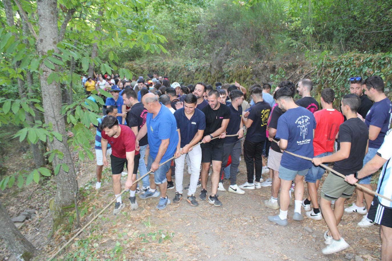 San Esteban de la Sierra celebra una intensa jornada de vísperas en honor al Cristo