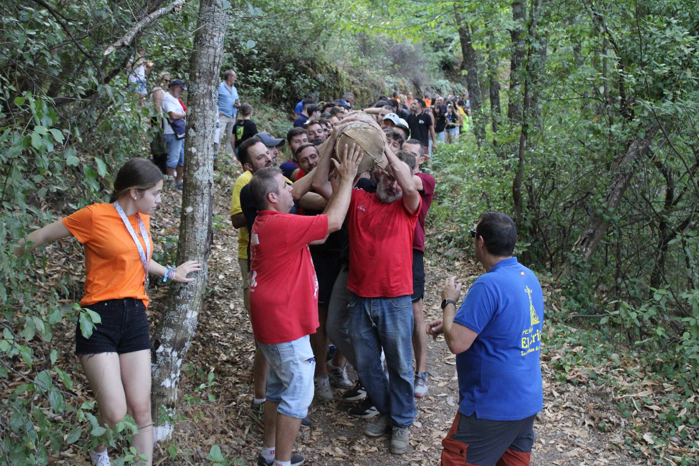 San Esteban de la Sierra celebra una intensa jornada de vísperas en honor al Cristo