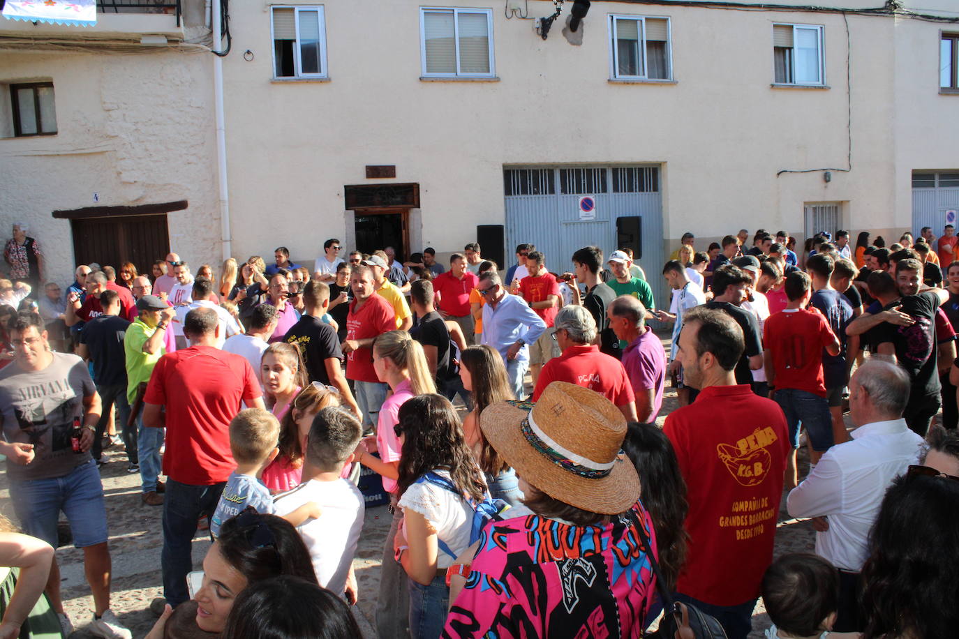 San Esteban de la Sierra celebra una intensa jornada de vísperas en honor al Cristo