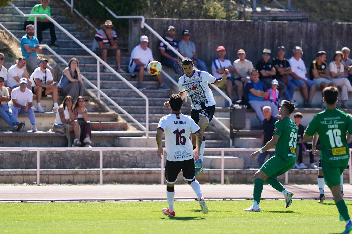 Las mejores imágenes del triunfo del Salamanca UDS en Las Pistas