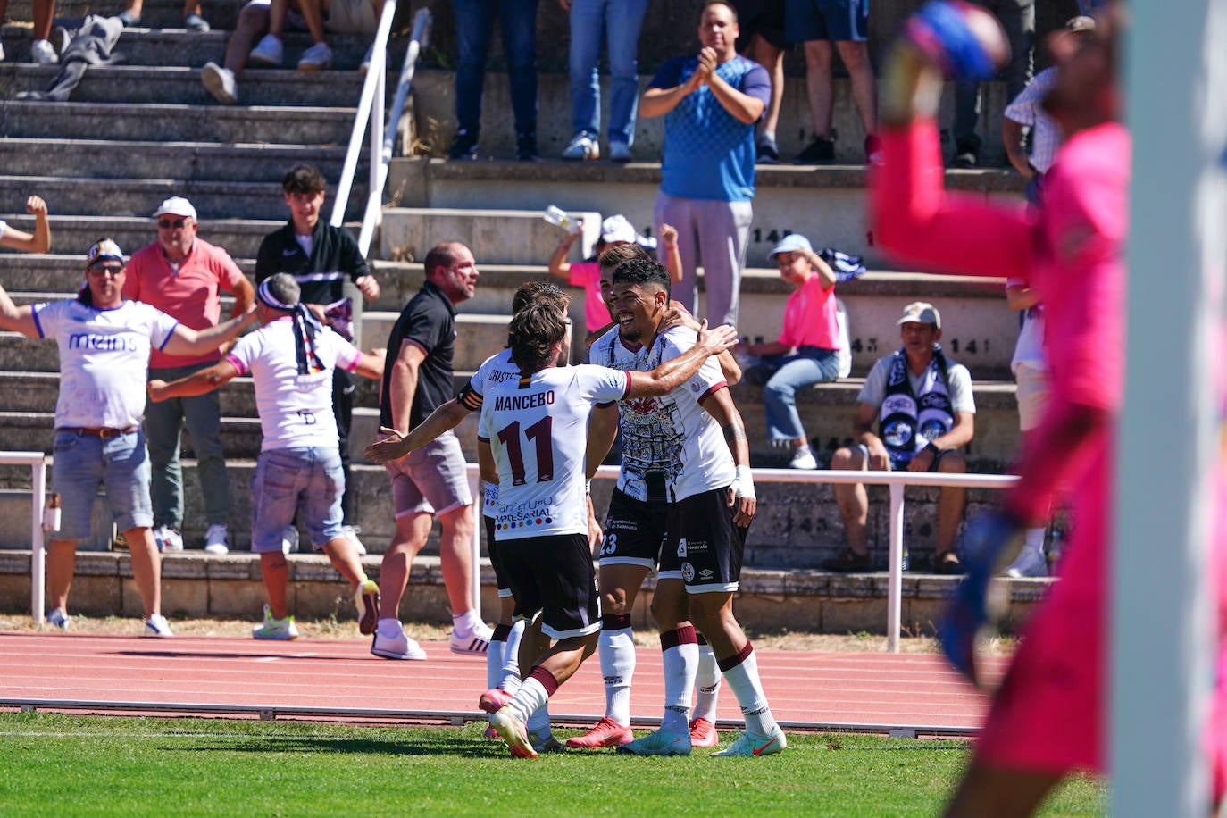 Las mejores imágenes del triunfo del Salamanca UDS en Las Pistas