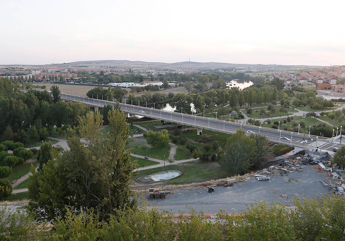 Vista aérea del puente Sánchez Fabrés, en Salas Bajas.