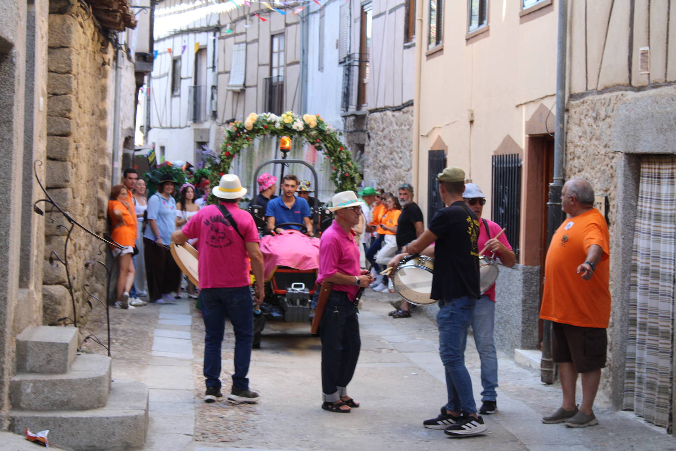 San Esteban de la Sierra disfruta con el toro