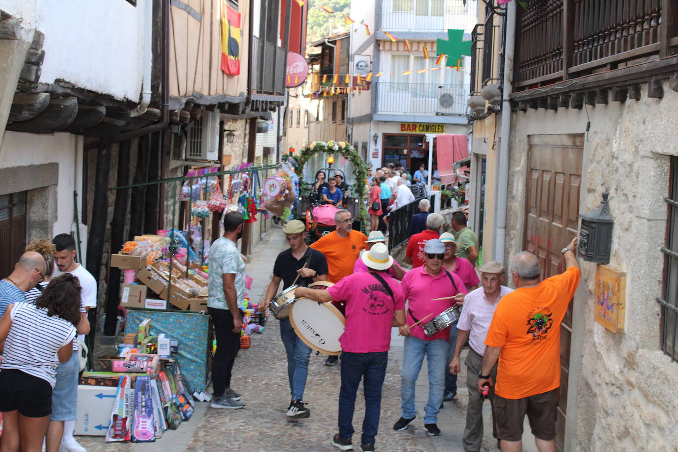 San Esteban de la Sierra disfruta con el toro