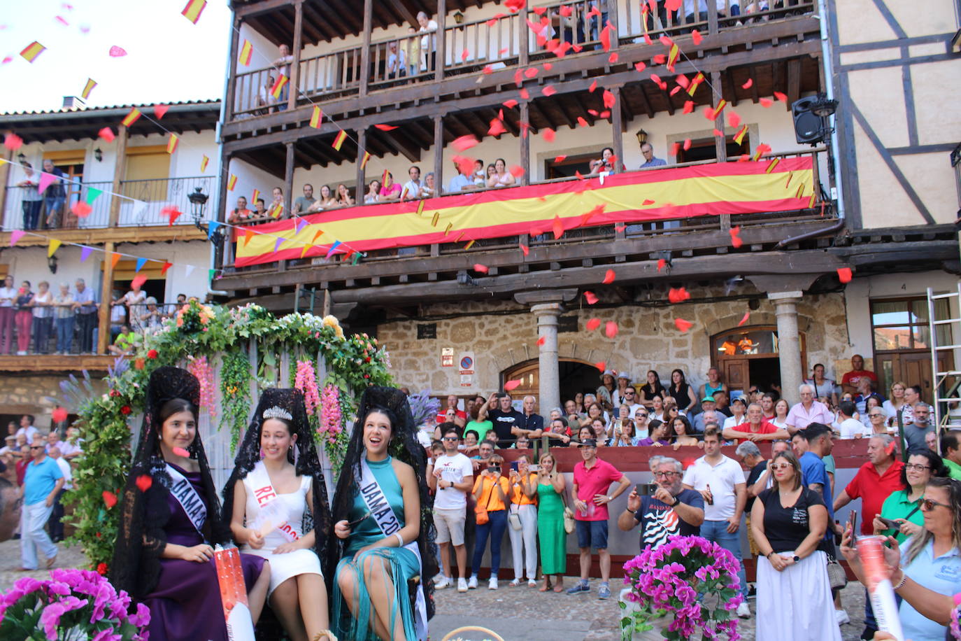 San Esteban de la Sierra disfruta con el toro