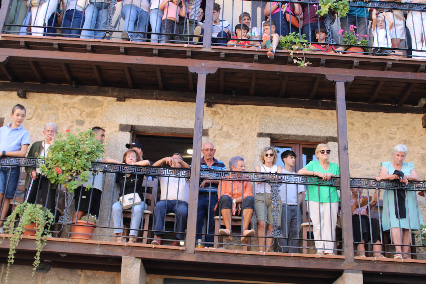 San Esteban de la Sierra disfruta con el toro