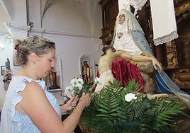 Ofrenda floral a la Virgen de La Piedad en Peñaranda.