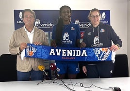 Jorge Recio, Khadijiah Cave y Anna Montañana, en la presentación.