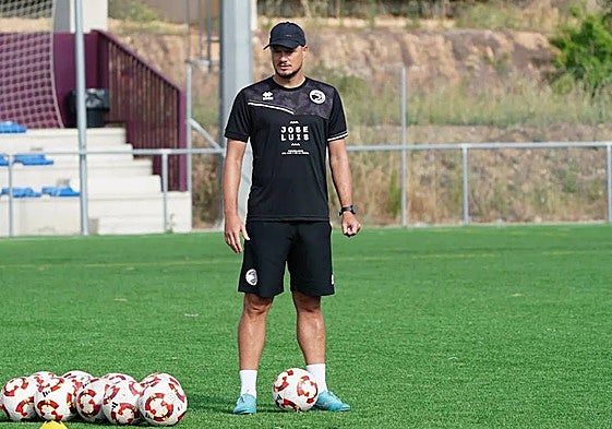 ¿Cree que la salida de Oriol Riera es la solución a los problemas de Unionistas?