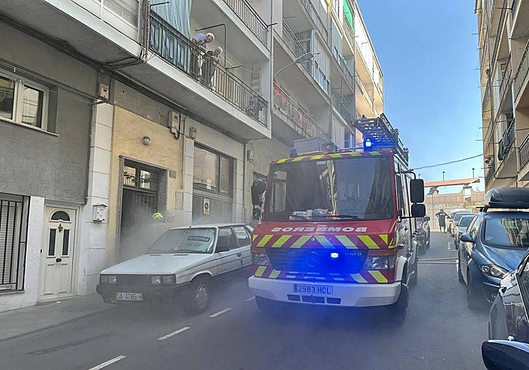 Una dotación de los Bomberos de la Diputación, presente en el lugar.