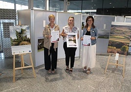 Yolanda Alonso, Sandra Méndez y Sara García abrieron la exposición.