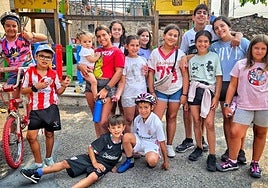 Un grupo de escolares, en la localidad de Juzbado.