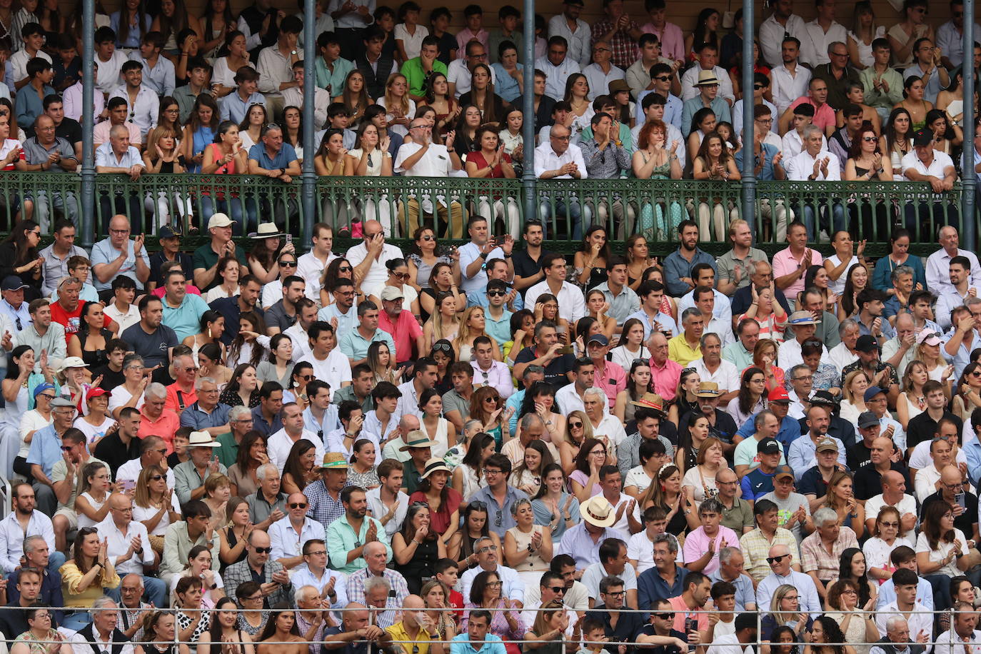 Las mejores imágenes de los tendidos de La Glorieta de este viernes