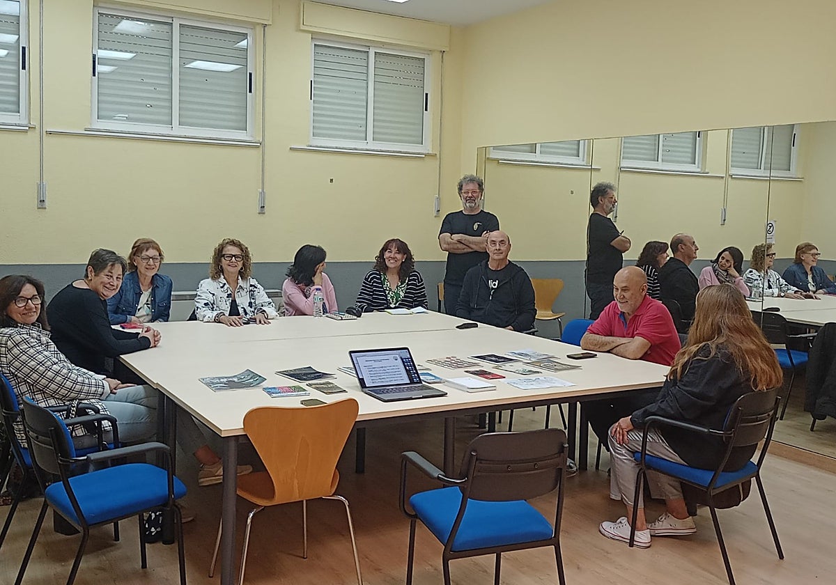 Alumnos del taller de fotografía del Ayuntamiento de Santa Marta de Tormes.