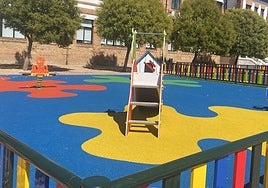 Nueva zona de recreo en el patio del colegio.