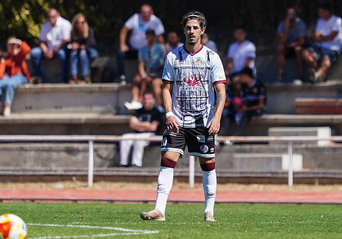 El zaguero del Salamanca UDS Óscar Marotías, en el último partido de Liga frente al Atlético Astorga.