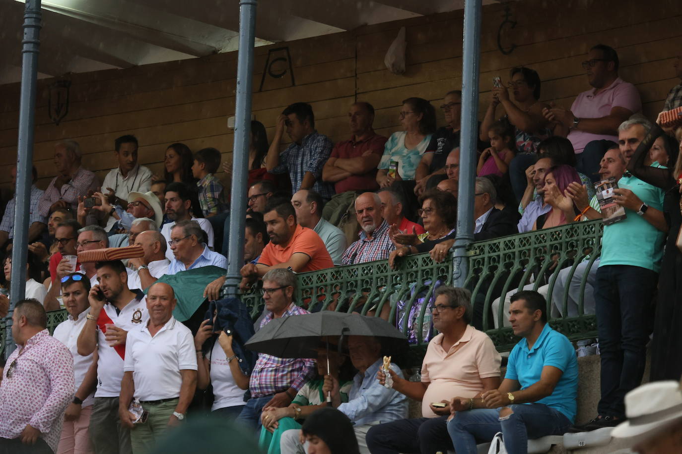 Las mejores imágenes de los tendidos de La Glorieta de este sábado