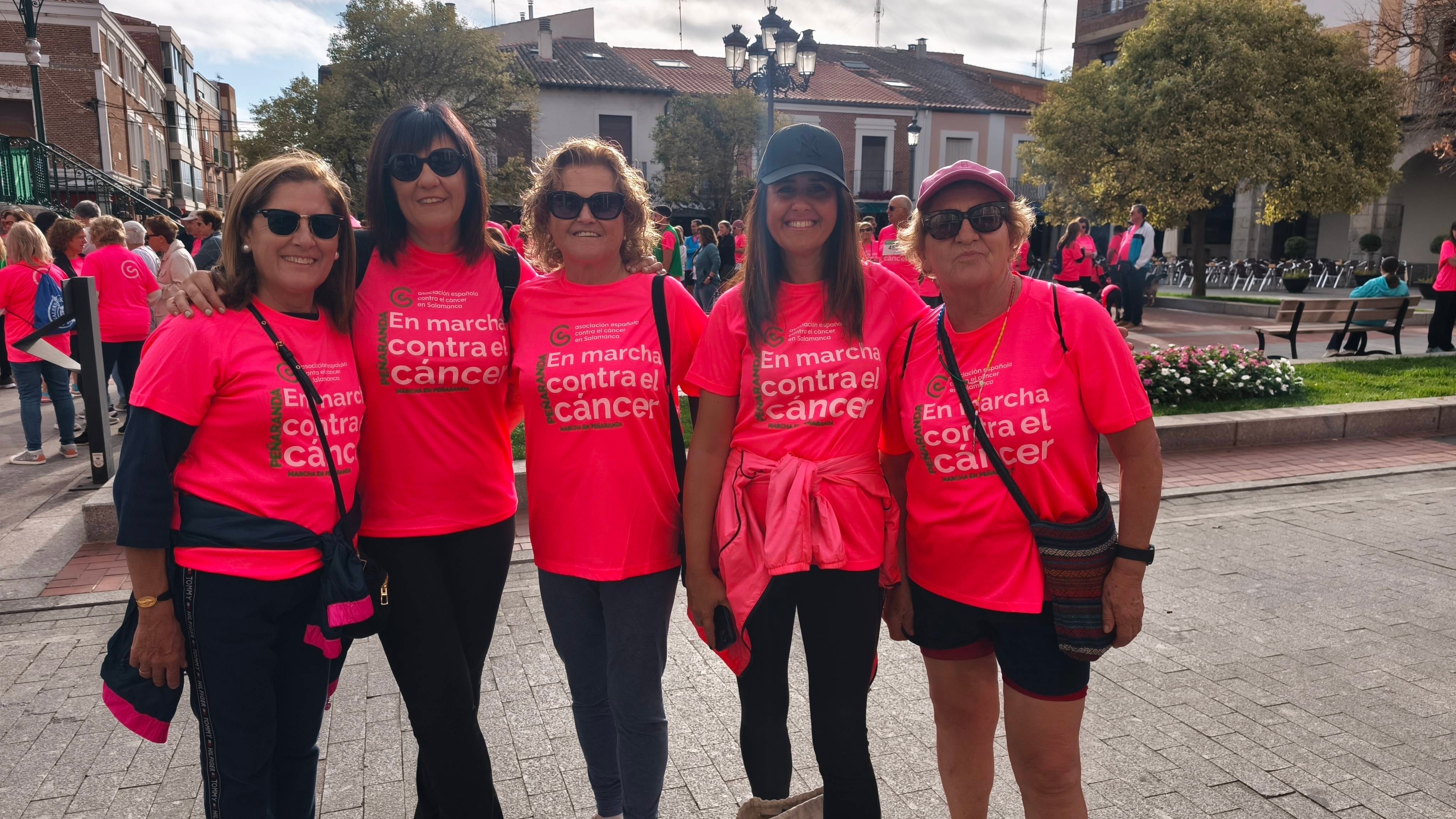 Peñaranda se tiñe de rosa en apoyo a la lucha contra el cáncer