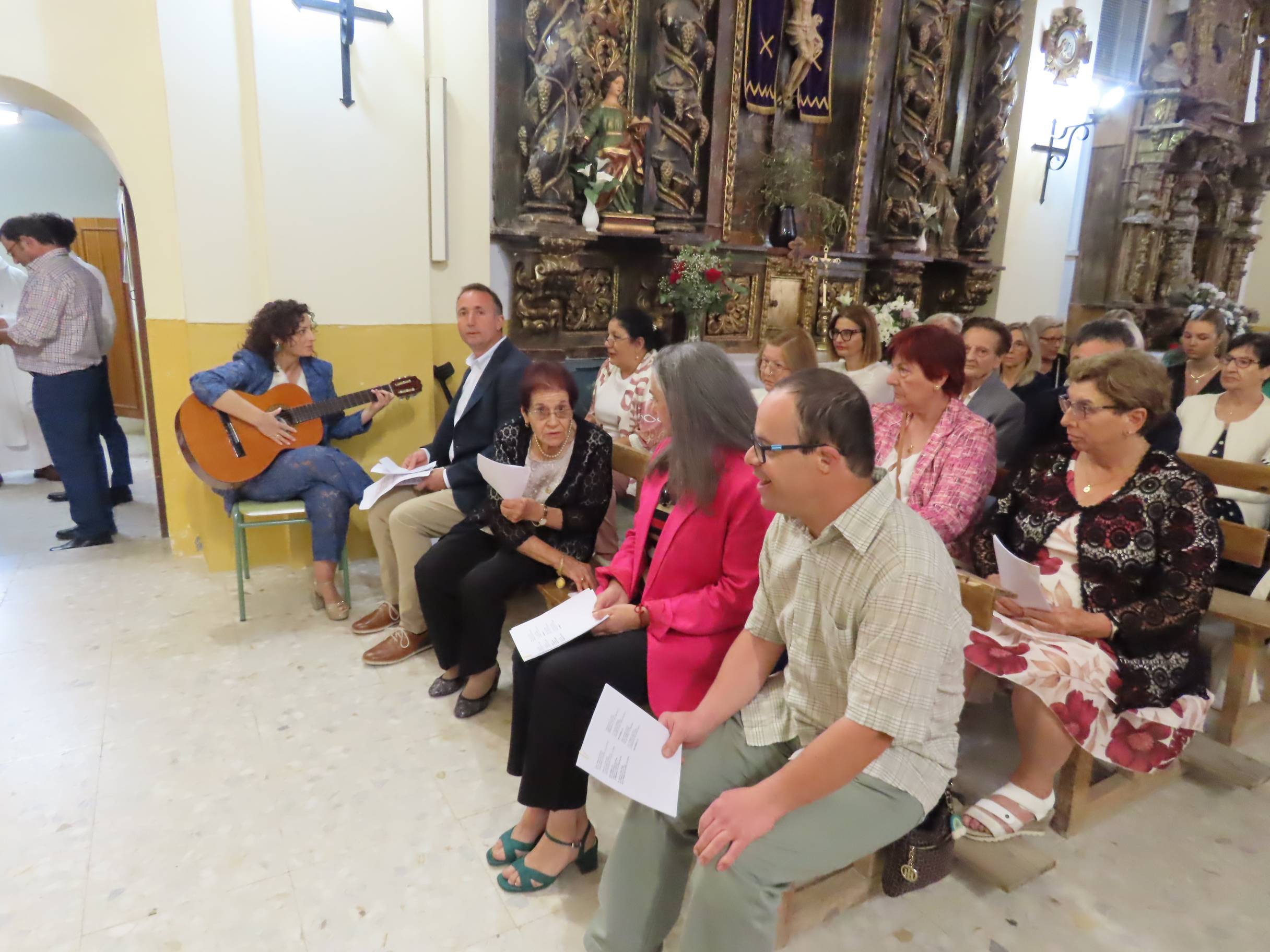 Himnos en honor a Nuestra Señora de las Angustias en Bóveda