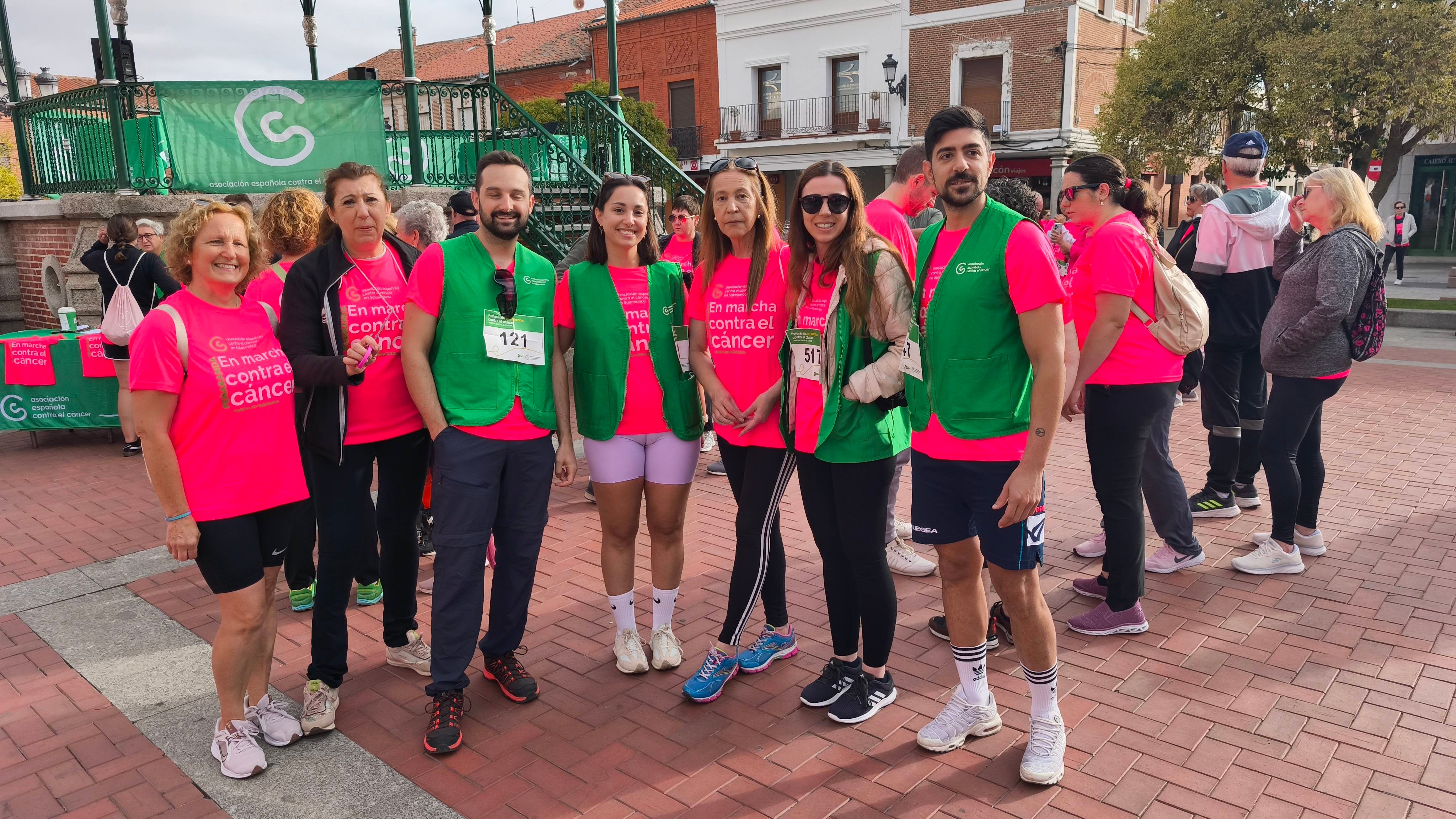 Peñaranda se tiñe de rosa en apoyo a la lucha contra el cáncer