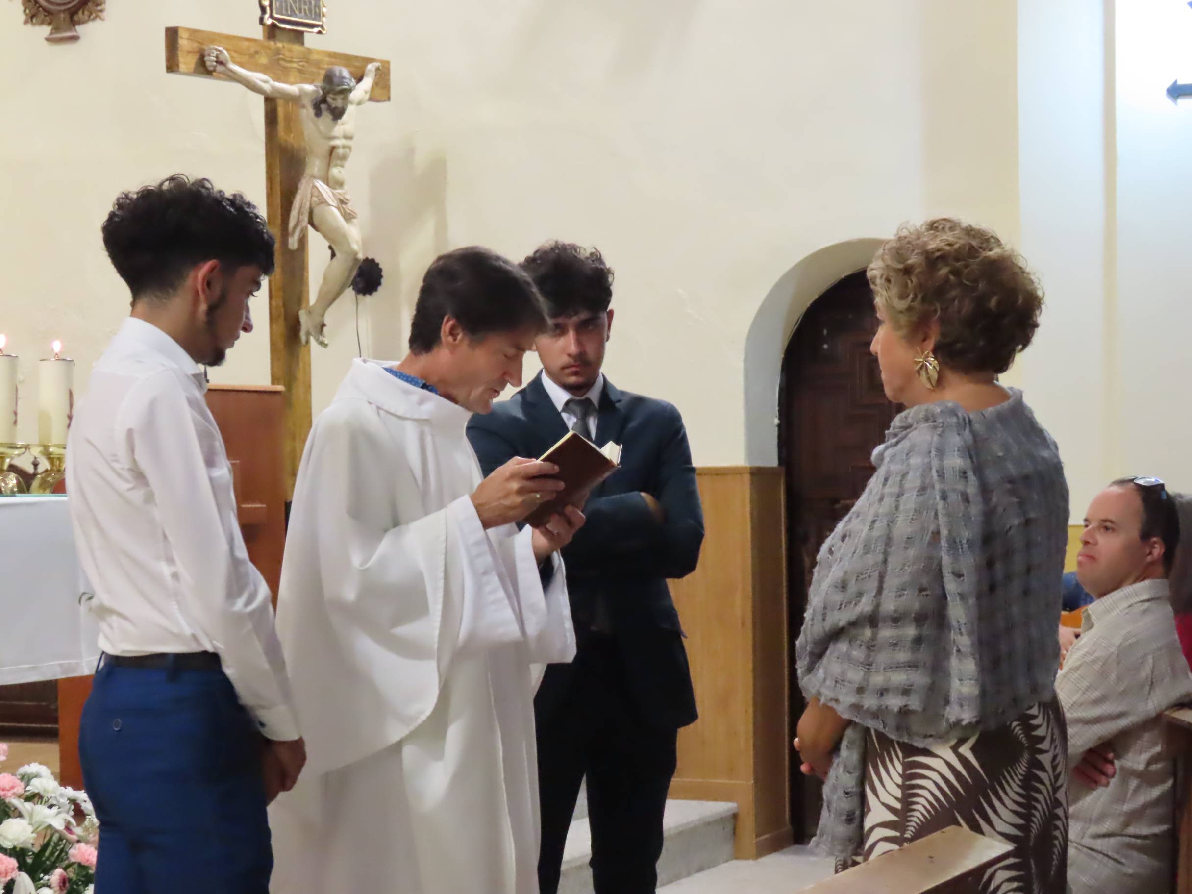 Himnos en honor a Nuestra Señora de las Angustias en Bóveda