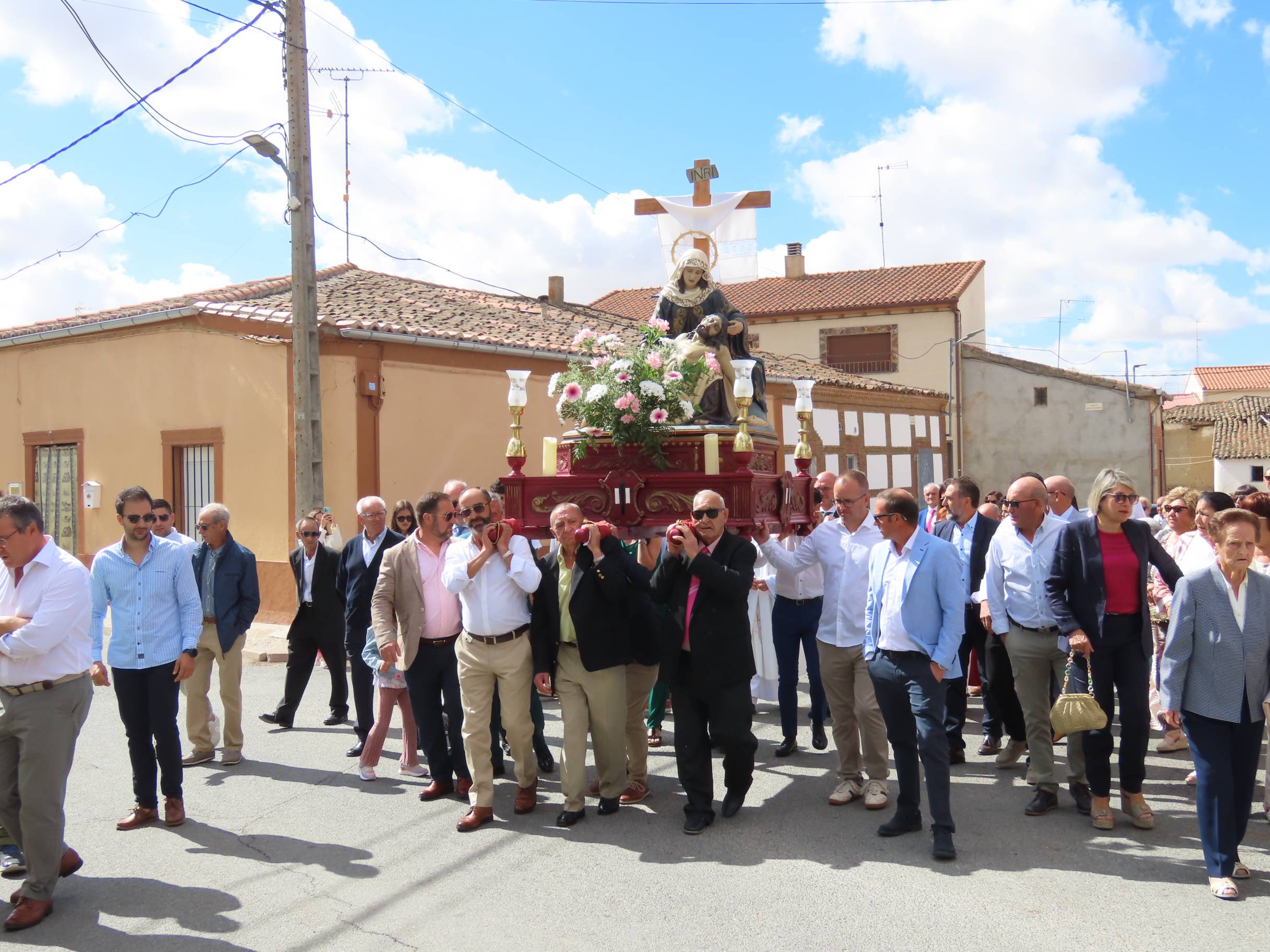 Himnos en honor a Nuestra Señora de las Angustias en Bóveda