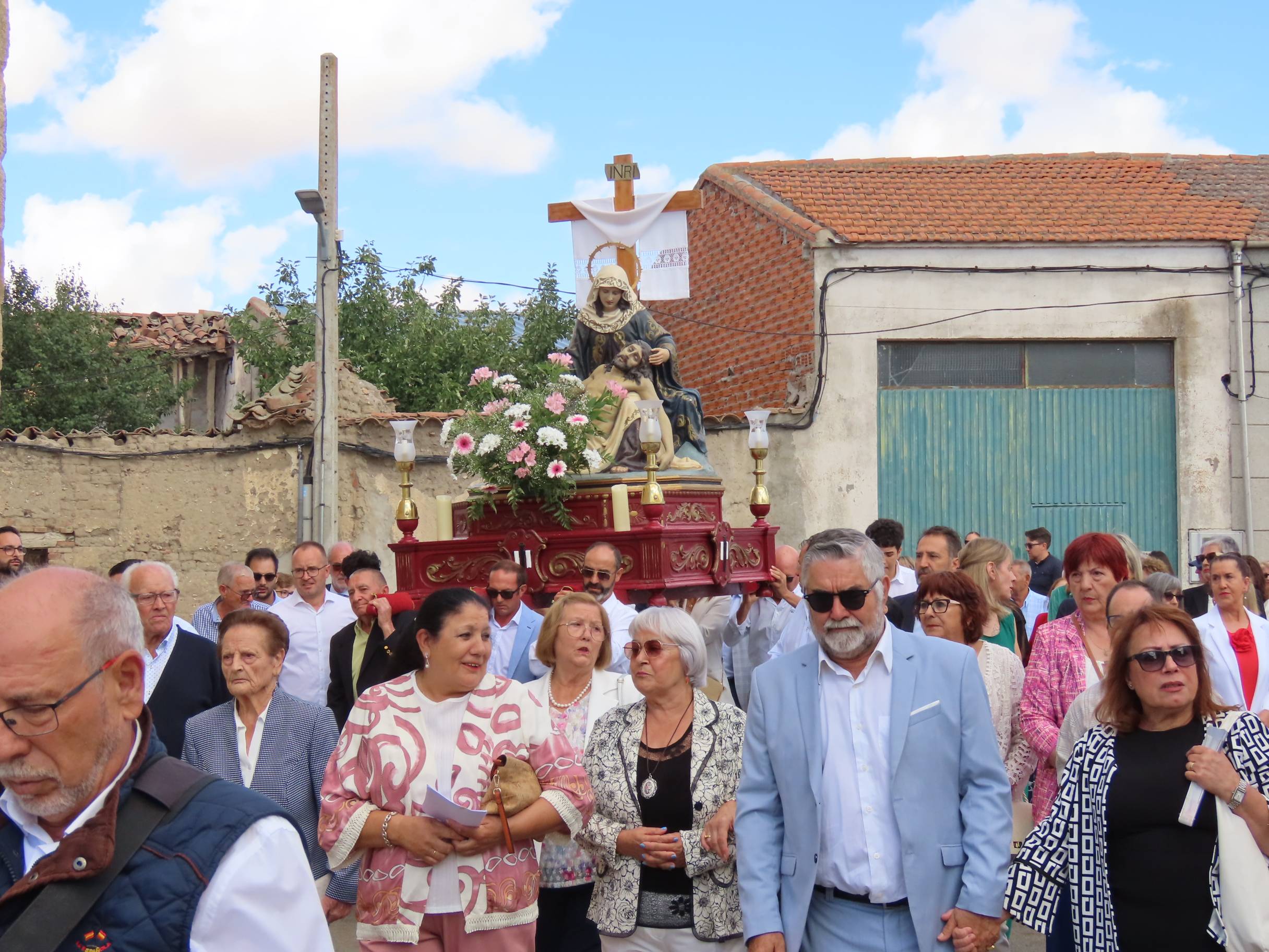 Himnos en honor a Nuestra Señora de las Angustias en Bóveda