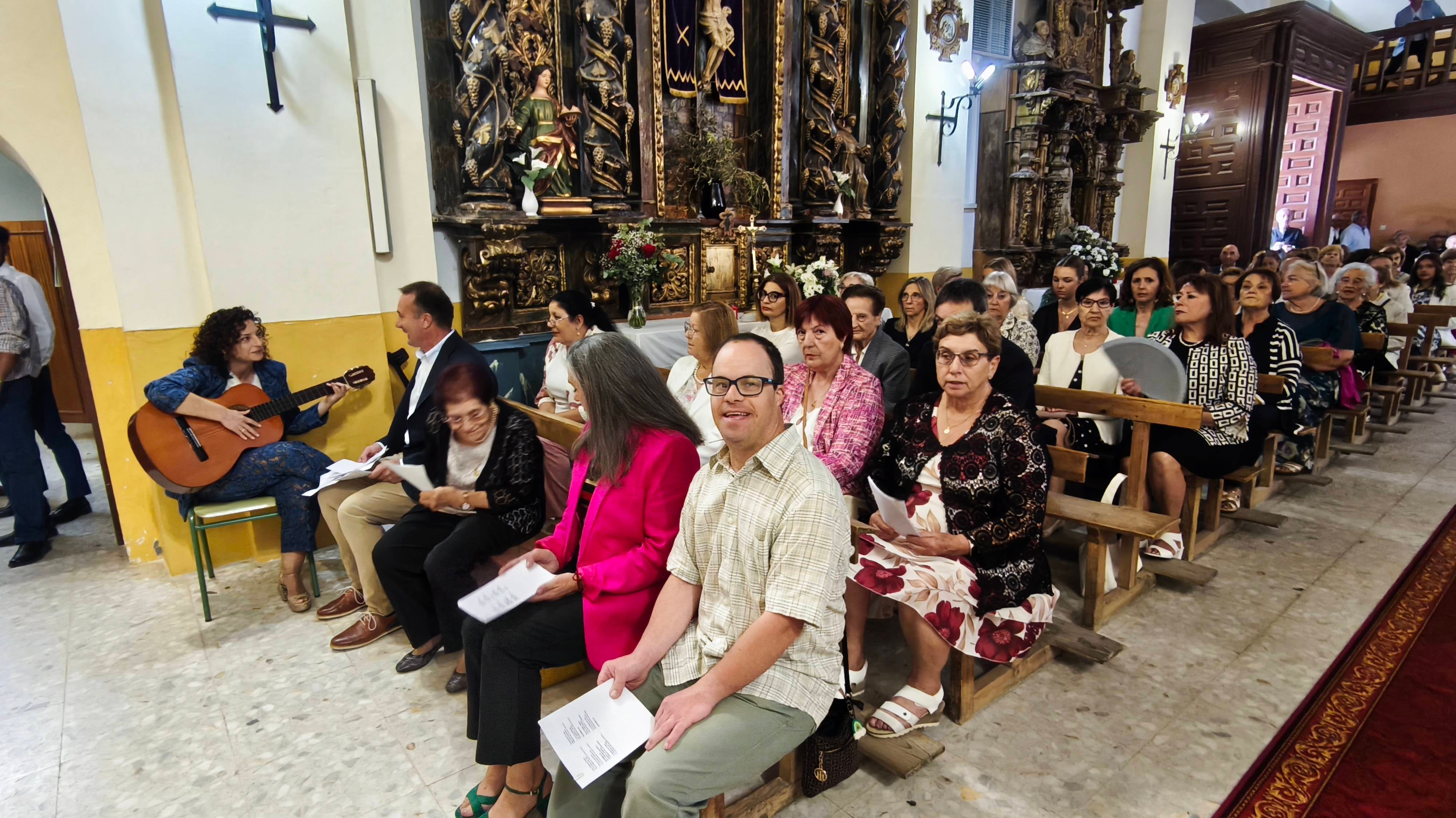 Himnos en honor a Nuestra Señora de las Angustias en Bóveda