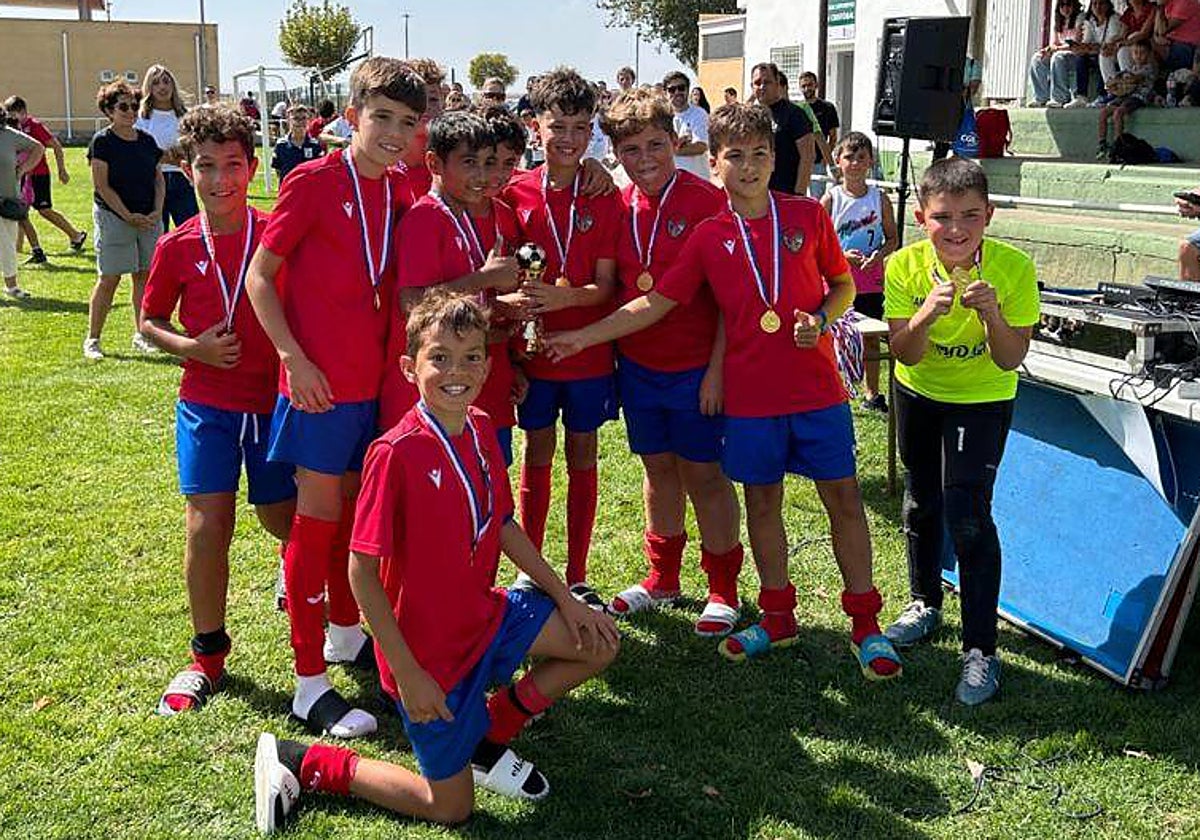 Éxito del VIII Trofeo Fútbol 7 CGB &#039;Por un futuro sin Alzheimer&#039;