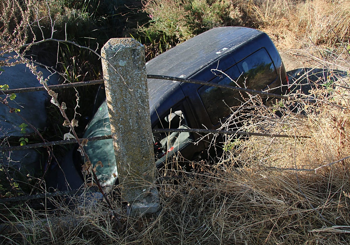 Imagen del vehículo accidentado en Pelabravo.