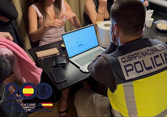 Policía Nacional durante otra investigación por trata de seres humanos.