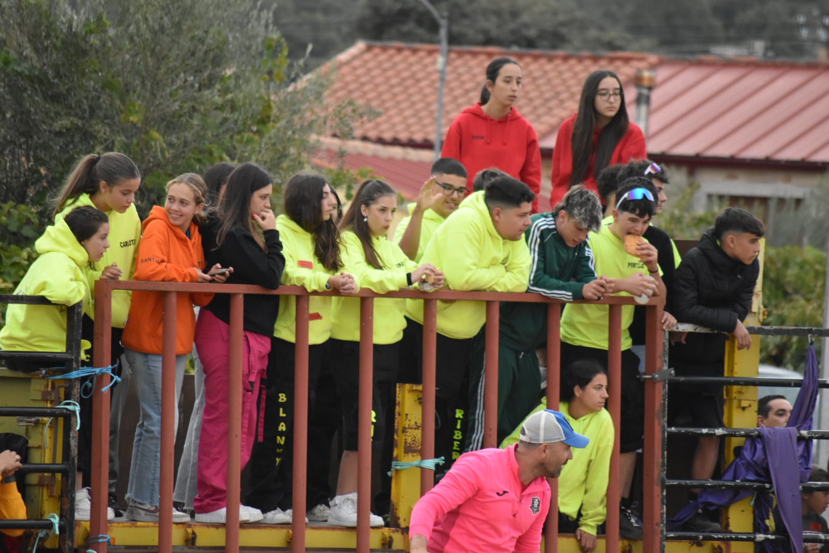 Riesgo y emoción en Santiz durante la esperada capea con vaquillas y un novillo