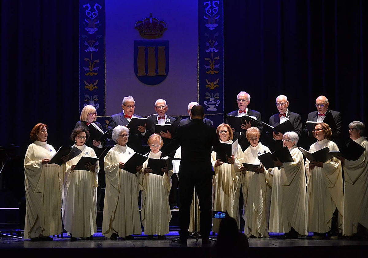 La música de las corales ensalza el 125 aniversario del Teatro Nuevo de Miróbriga