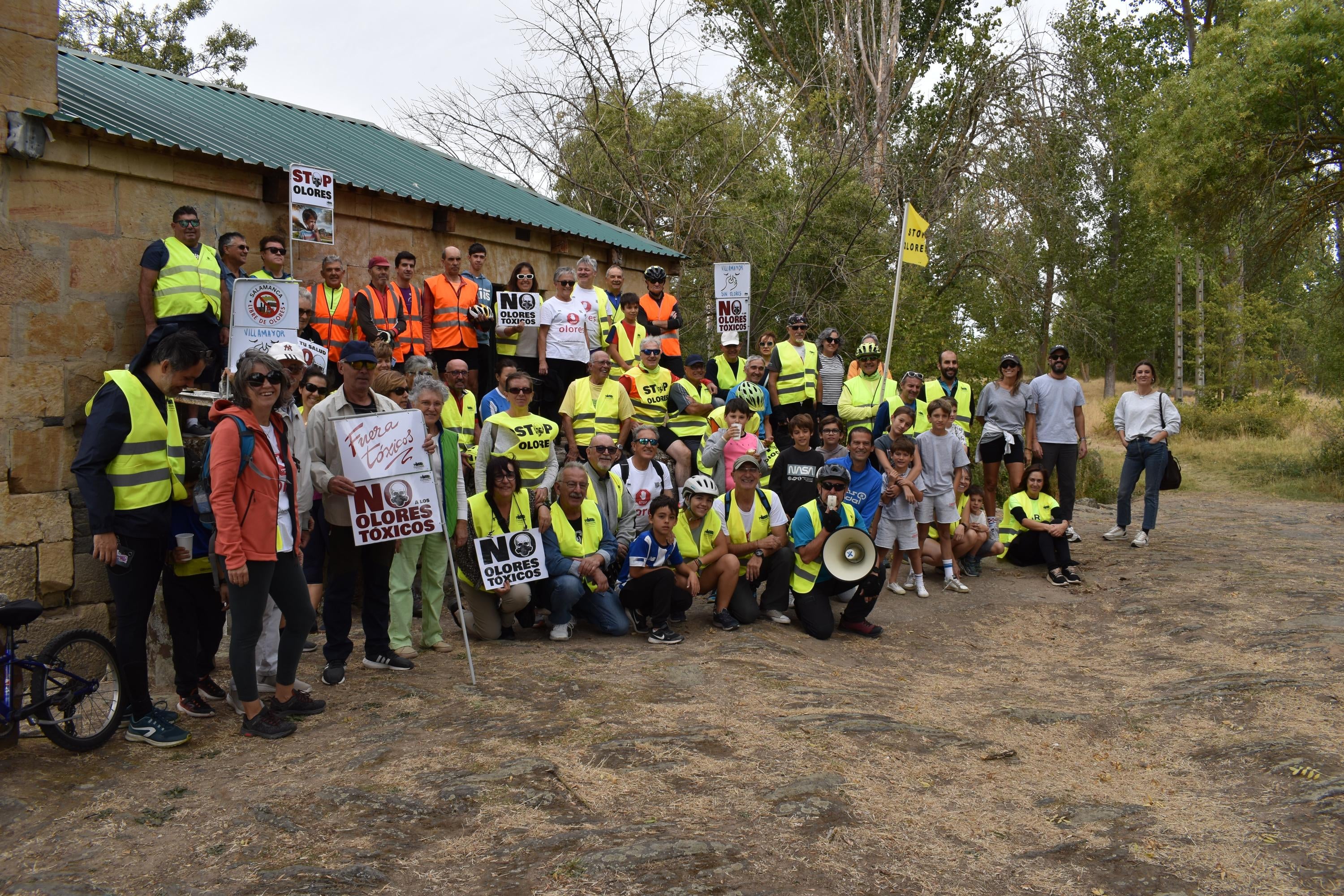 &#039;Cuidamos Villamayor&#039; continúa su lucha en contra de los malos olores industriales