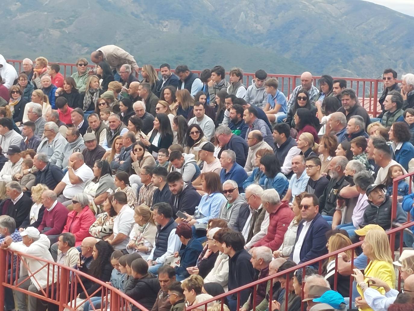 San Miguel de Valero disfruta con su fiesta y los toros