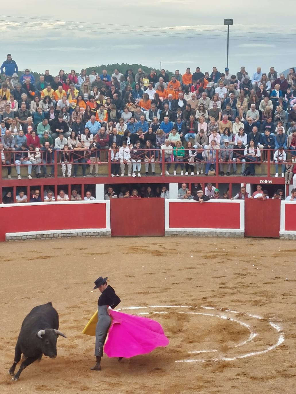 San Miguel de Valero disfruta con su fiesta y los toros